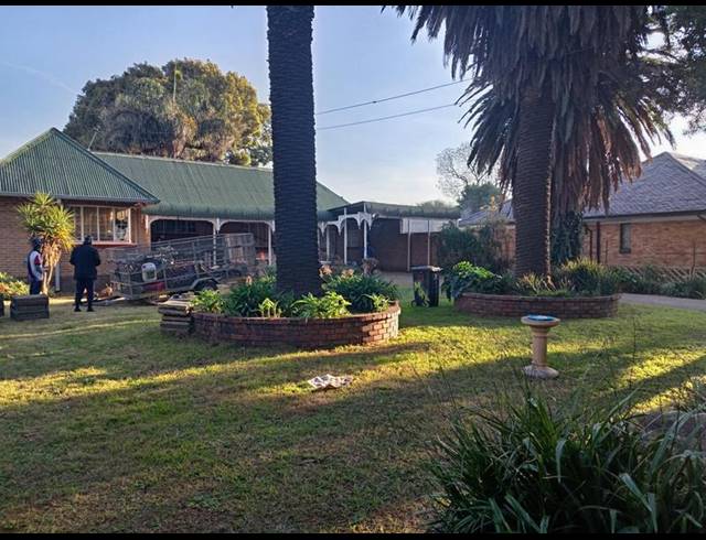 5 BEDROOM HOUSE FOR SALE IN GERMISTON SOUTH